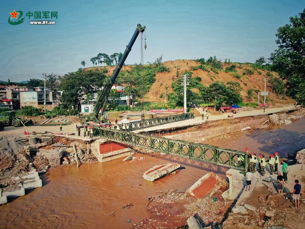 武警第一机动总队某支队前出河南巩义进行灾后重建任务