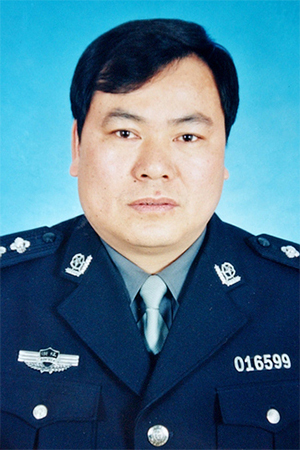 张叶良:65级台阶见证天地英雄气