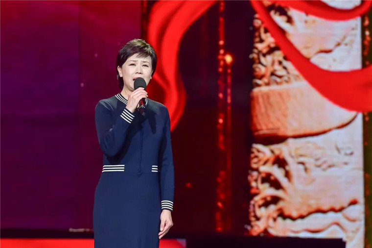 讲述抗疫先锋的故事榜样5